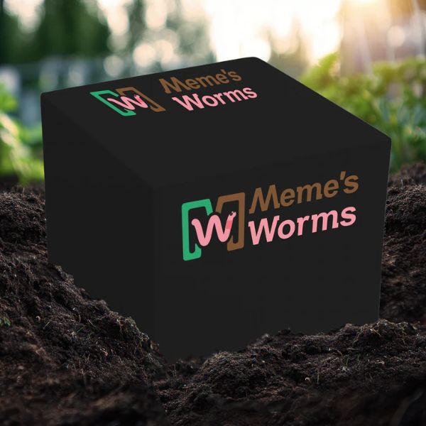 Living Material + Red Wiggler Composting Worms Eisenia andrei